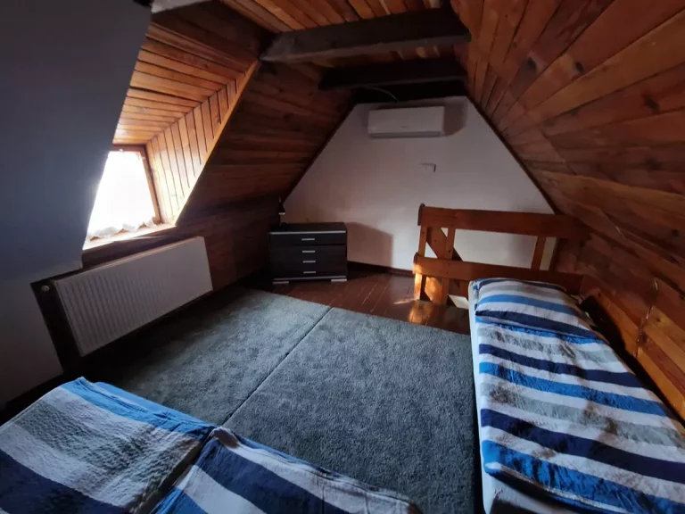 Relaks nad jeziorem Śląsk - wybierz komfort w domkach marina surf!